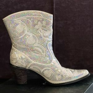 Helen’s Heart Size 8 White Sequin Western Booties
